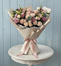 Букет цветов из:  Розы и Лизиантусы в Путилково