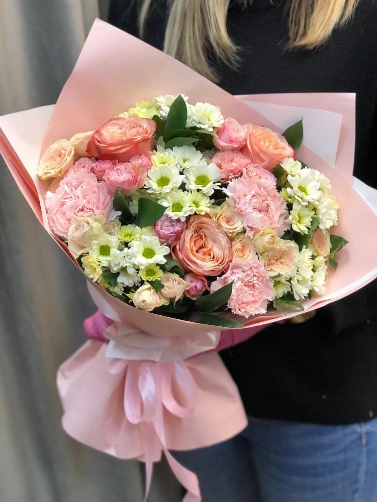 Букет цветов из: Гвоздики, Розы и Хризантемы в Путилково