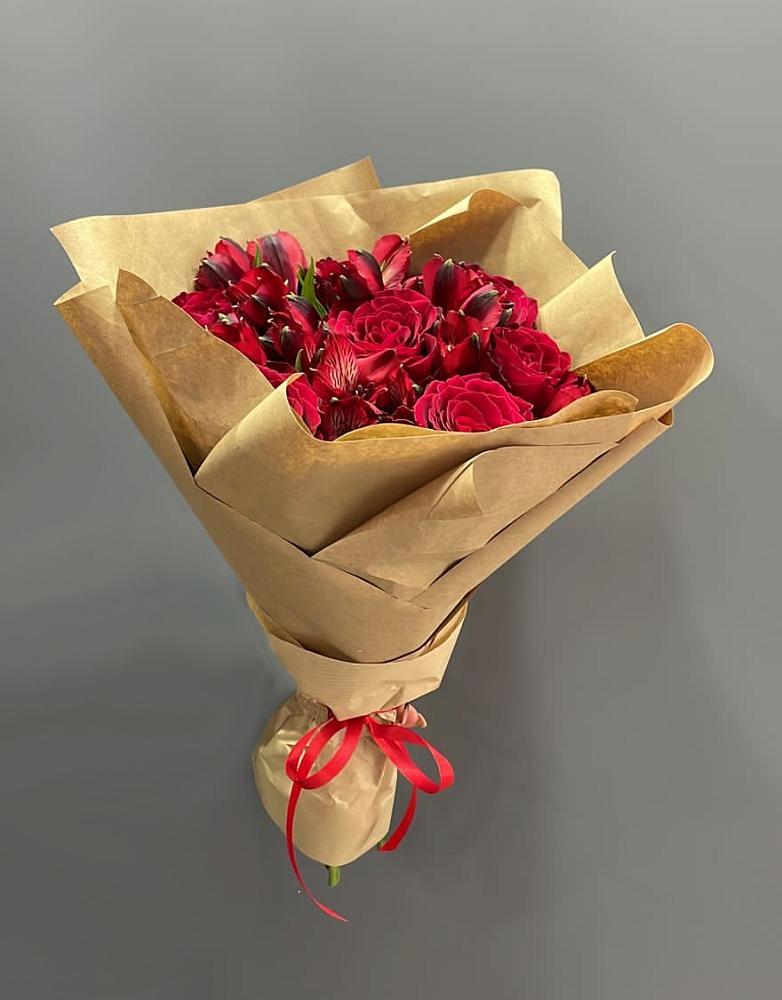 Букет цветов из: Альстромерии и Розы в Путилково