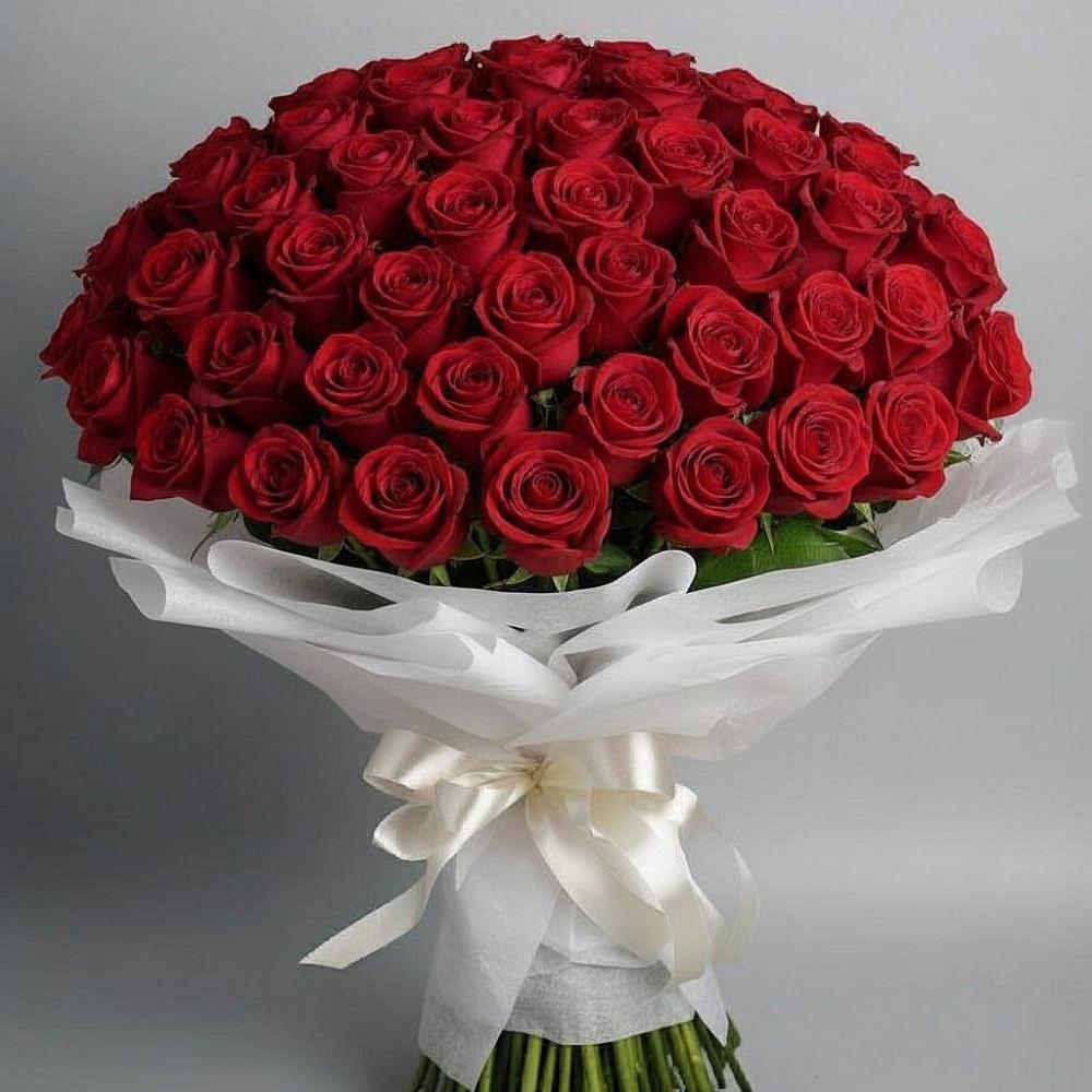 Букет 101 Красная роза Блэк Мэджик в Путилково
