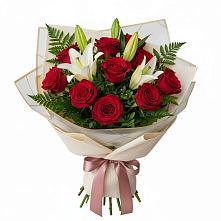 Букет цветов из:  Лилии и Розы в Путилково