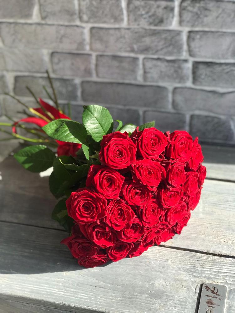 Букет Красные розы Фридом в Путилково