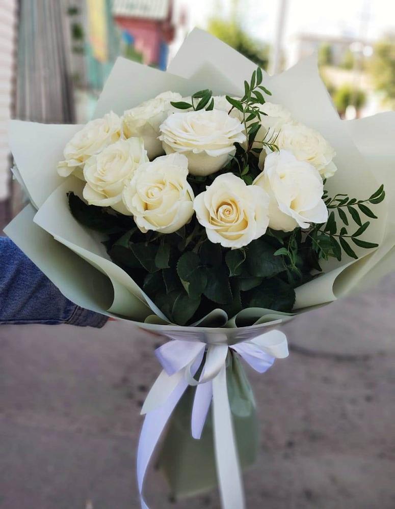 Букет Белые розы Проуд в Путилково