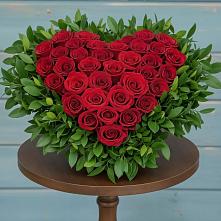 Цветочная композиция из Розы в виде сердца в Путилково