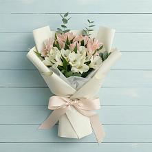 Букет цветов из:  Альстромерии в Путилково