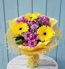 Букет цветов из:  Хризантемы и Герберы в Путилково
