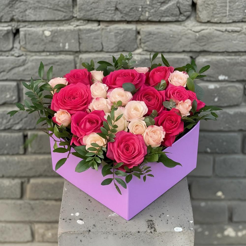 Цветочная композиция из Розы в коробке в Путилково