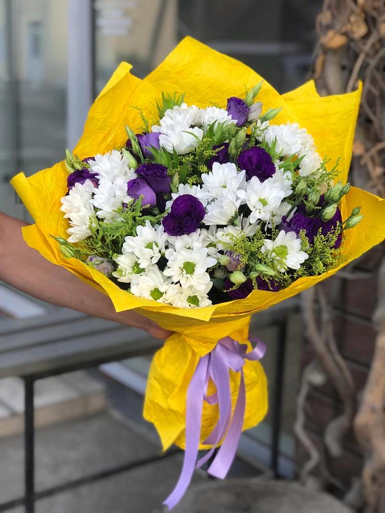 Букет цветов из: Ирисы, Хризантемы и Ромашки в Путилково