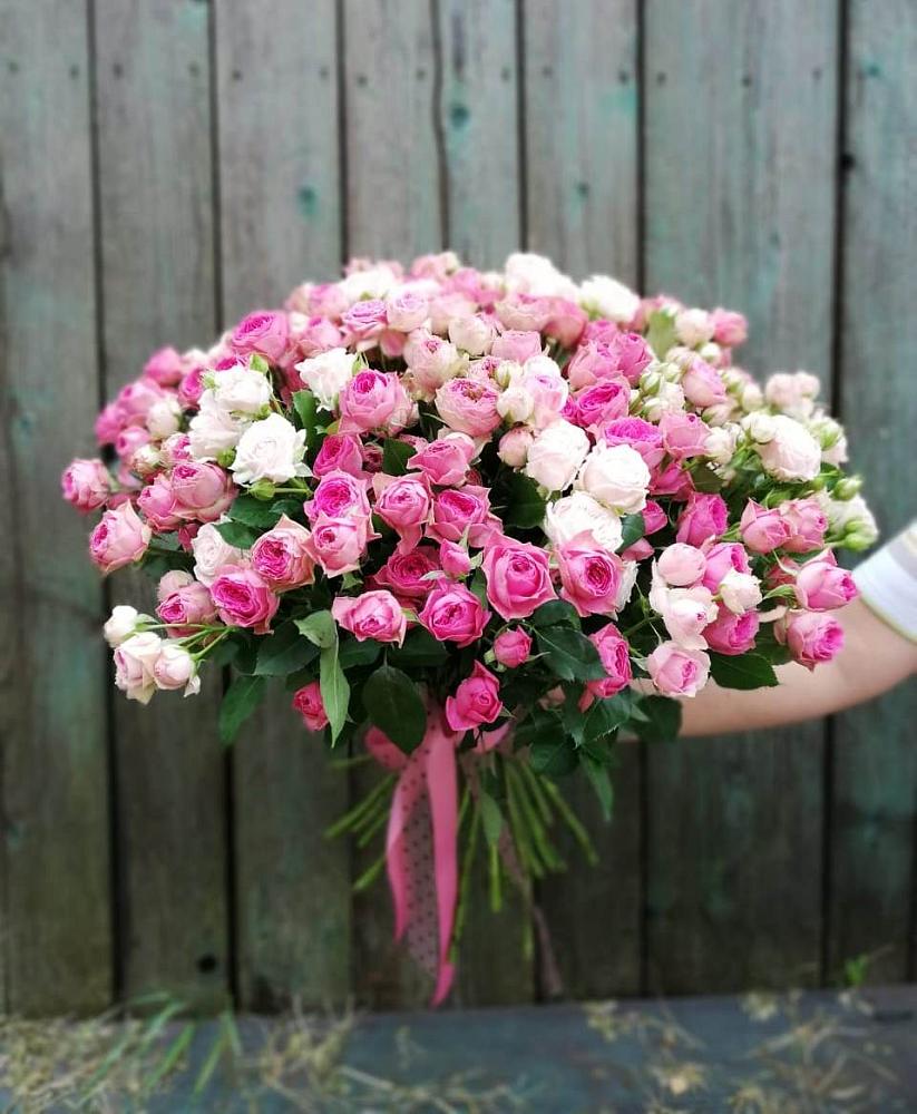 Букет Розовые кустовые розы Натали и Лав Лидия в Путилково